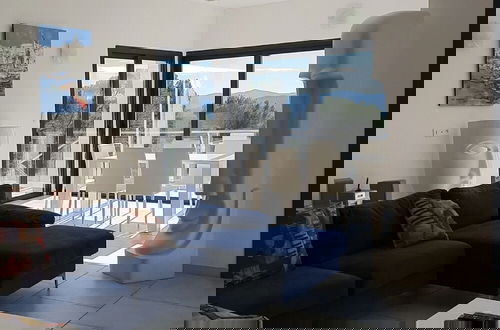 Foto 19 - Architectural Villa With Swimming Pool
