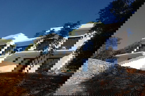 Foto 1 - Architectural Villa With Swimming Pool