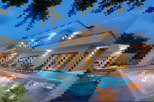 Foto 1 - Tasteful Villa in Labin With Private Outdoor Pool