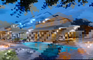 Foto 1 - Tasteful Villa in Labin With Private Outdoor Pool