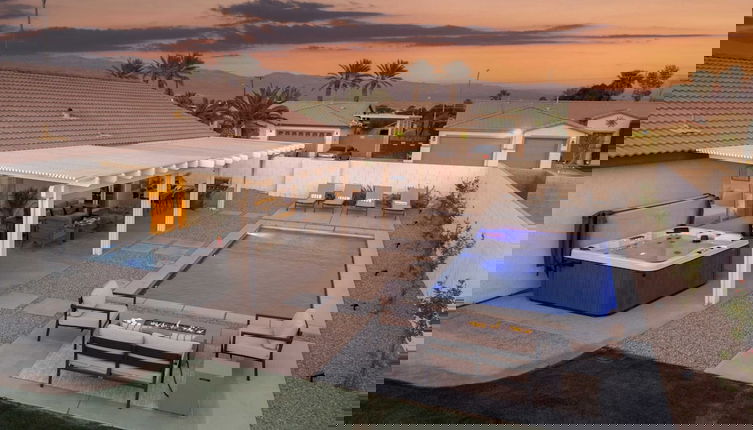 Foto 1 - Montego by Avantstay Private Yard w/ Pool & Hot Tub