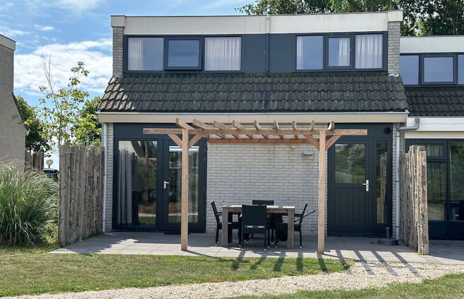 Holiday Home in De Cocksdorp - Foto 1