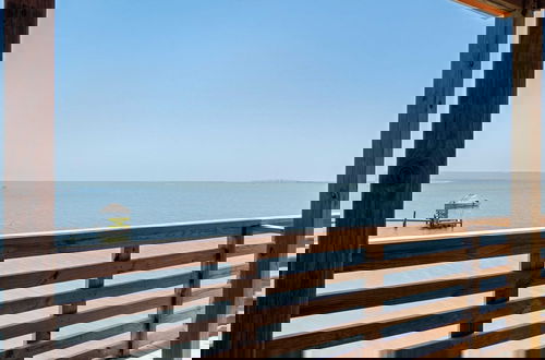 Photo 17 - Waterfront Escape w/ Views Shared Pool & Boat Dock Orange Crush by Avantstay