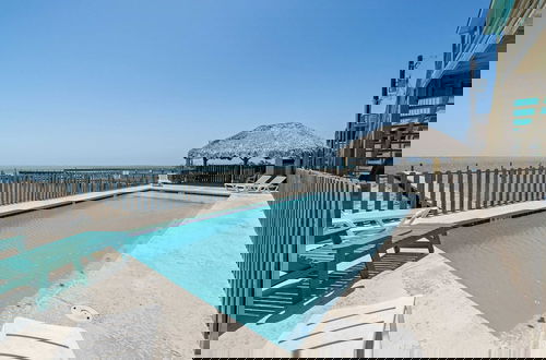 Photo 8 - Waterfront Escape w/ Views Shared Pool & Boat Dock Orange Crush by Avantstay