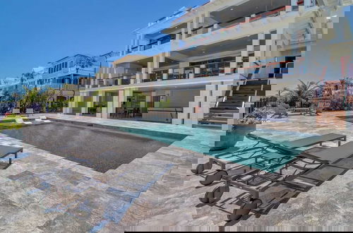 Foto 38 - 710 Ocean Boulevard Avantstay Oceanfront, Private Pool + Rooftop Deck