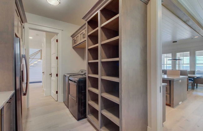 710 Ocean Boulevard Avantstay Oceanfront, Private Pool + Rooftop Deck - Photo 51