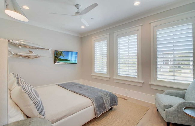 710 Ocean Boulevard Avantstay Oceanfront, Private Pool + Rooftop Deck - Photo 2