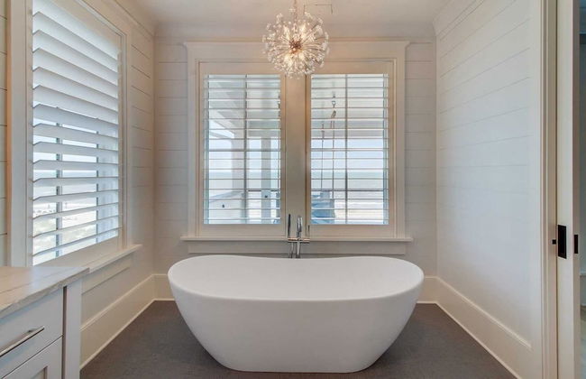 710 Ocean Boulevard Avantstay Oceanfront, Private Pool + Rooftop Deck - Photo 21