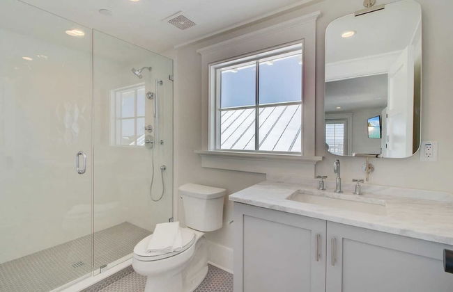 710 Ocean Boulevard Avantstay Oceanfront, Private Pool + Rooftop Deck - Photo 23