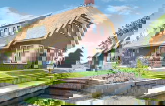 Foto 1 - Villa in Friesland With Waterfront Jetty