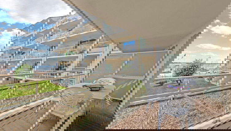 Foto 1 - Apartment With Indoor Pool and sea View
