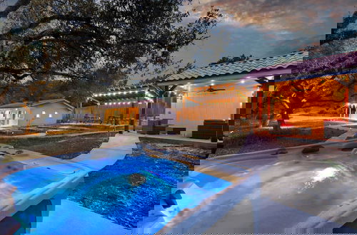 Foto 1 - La Hacienda and Galaxy Theater