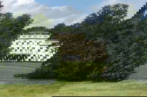 Foto 31 - Holiday Home With Motorboat