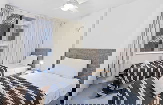 Foto 1 - Iconic Burleigh Beachfront Apartment