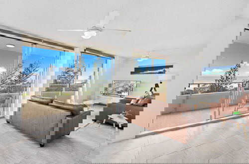 Foto 5 - Iconic Burleigh Beachfront Apartment