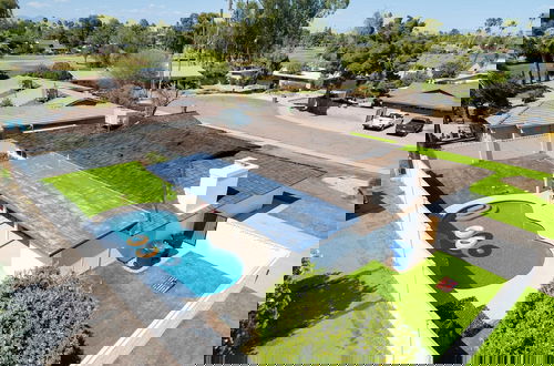 Photo 4 - Putters Paradise by Avantstay Central Location + Private Pool