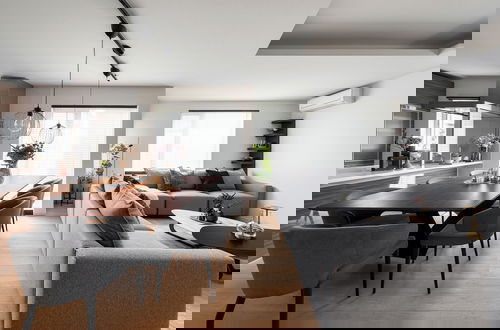 Photo 19 - THE VERITE