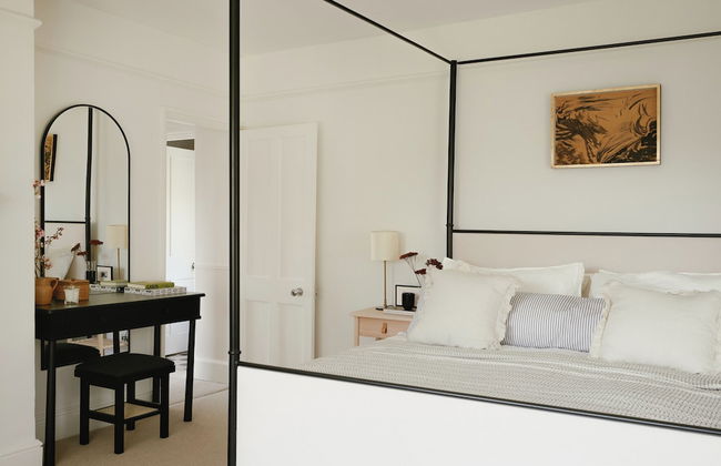 Trinity Farmhouse-Stunning House&Garden - Photo 20