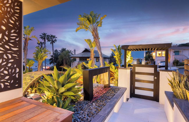 Steps to Beach+shops, Oceanview, Hot Tub+firepit Moonlight Modern by Avantstay - Foto 44