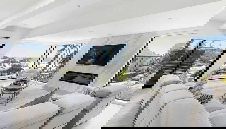 Foto 1 - Moonlight Modern by Avantstay Spectacular Beach/ocean Views Footsteps From Beach and Shops!