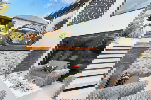 Foto 3 - Moonlight Modern by Avantstay Spectacular Beach/ocean Views Footsteps From Beach and Shops!