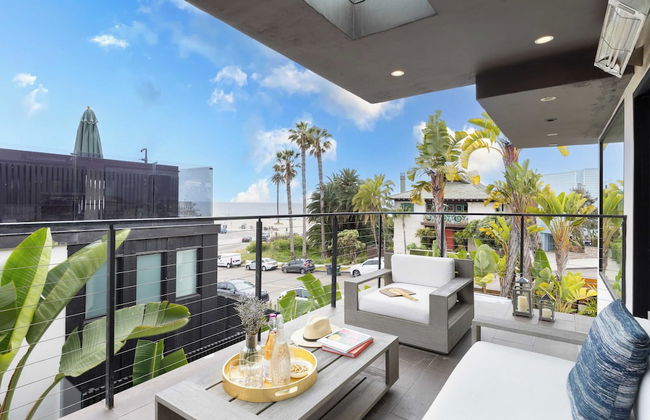 Steps to Beach+shops, Oceanview, Hot Tub+firepit Moonlight Modern by Avantstay - Foto 36
