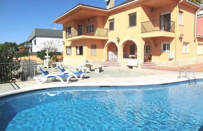 Beautiful Villa in Blanes With Private Swimming Pool - Foto 28