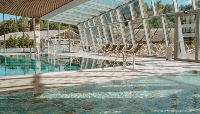 Foto 1 - Lakeside Luxury Mansion by Belvilla