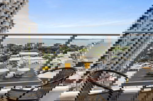 Foto 4 - Beachfront Marvel Seaview Office Infinity Pool