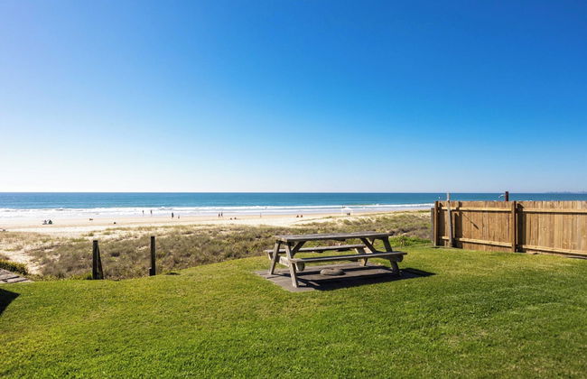 Albatross Beachfront 3 Bedroom Apartment - Photo 34
