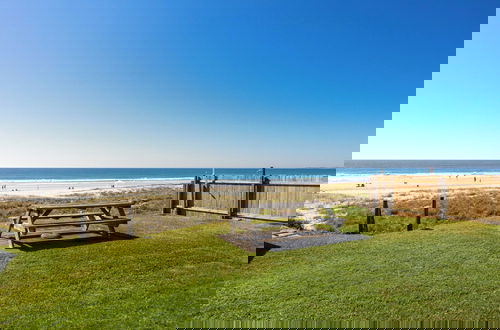 Photo 34 - Mermaid Beachside Apartment - Direct Beach Access