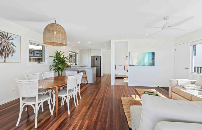 Albatross Beachfront 3 Bedroom Apartment - Photo 28