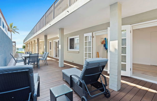 Albatross Beachfront 3 Bedroom Apartment - Photo 19
