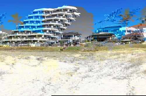 Photo 33 - Mermaid Beachside Apartment - Direct Beach Access