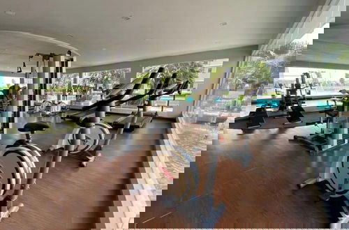 Foto 13 - Paradigm Mall Platino 2BR 2FREE By Natol