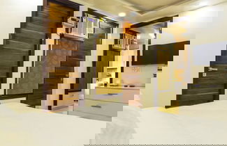 Foto 2 - Modern Cyber Retreat With Gym