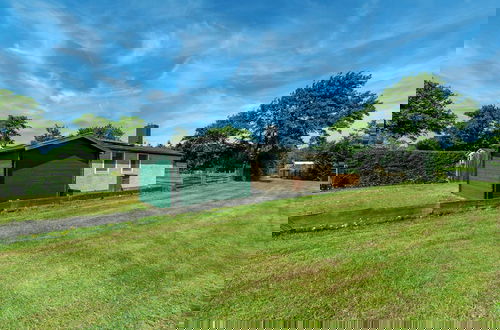 Foto 24 - Beachside Holiday Home With Garden