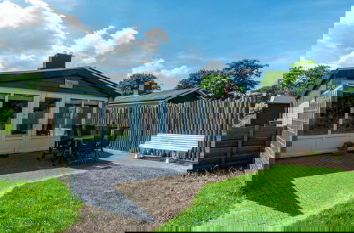 Foto 1 - Beachside Holiday Home With Garden