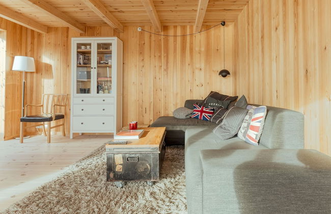 Seaside Escape - 2 Bedroom Home With Stunning Views - Photo 13