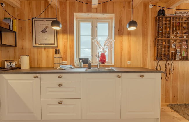 Seaside Escape - 2 Bedroom Home With Stunning Views - Photo 9