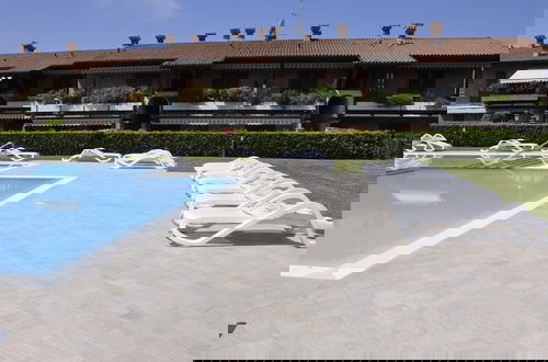 Photo 14 - Well-decorated Home With Pool