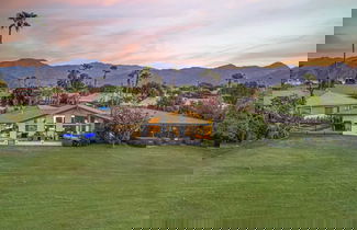 Foto 1 - Golf Course-front Views, Pool+hot Tub, Patio Modern Edgy House by Avantstay