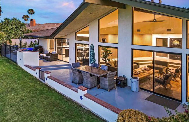 Golf Course-front Views, Pool+hot Tub, Patio Modern Edgy House by Avantstay - Foto 35