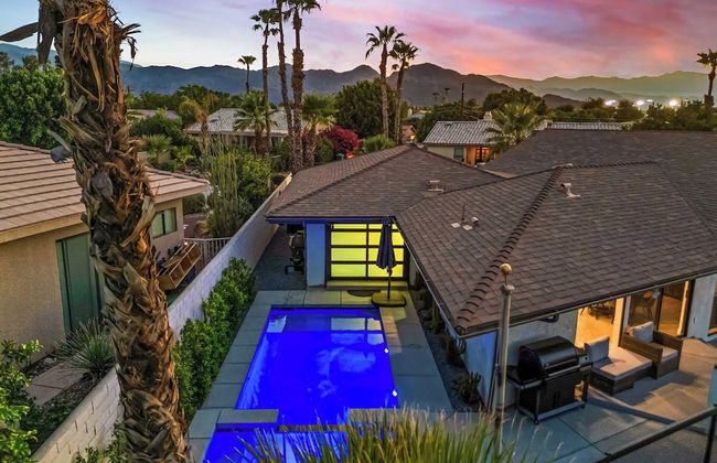 Golf Course-front Views, Pool+hot Tub, Patio Modern Edgy House by Avantstay - Foto 32