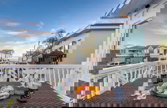 Photo 3 - Ocean Breeze II by Avantstay Steps to the Beach!