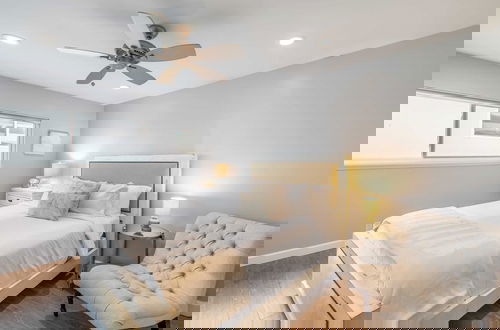 Photo 20 - Ocean Breeze II by Avantstay Steps to the Beach!
