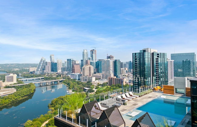 Modern Rainey St Oasis with Pool & Views - Foto 1
