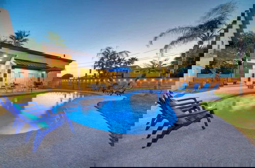 Foto 6 - Private Pool, Walk to Beach, 6bdr, Main+guest House Third Sandbar by Avantstay