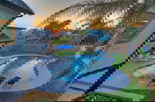 Foto 44 - Private Pool, Walk to Beach, 6bdr, Main+guest House Third Sandbar by Avantstay