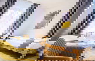 Photo 3 - Wide Luzin Modern Retreat